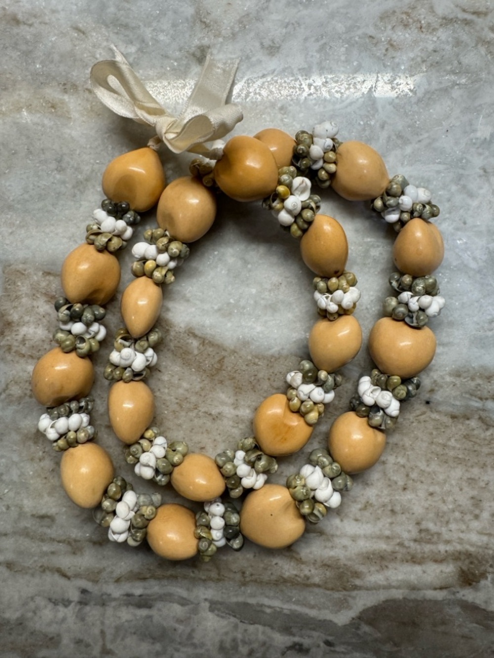 Hawaiian Kukui Nut and Seashell Women’s Necklace